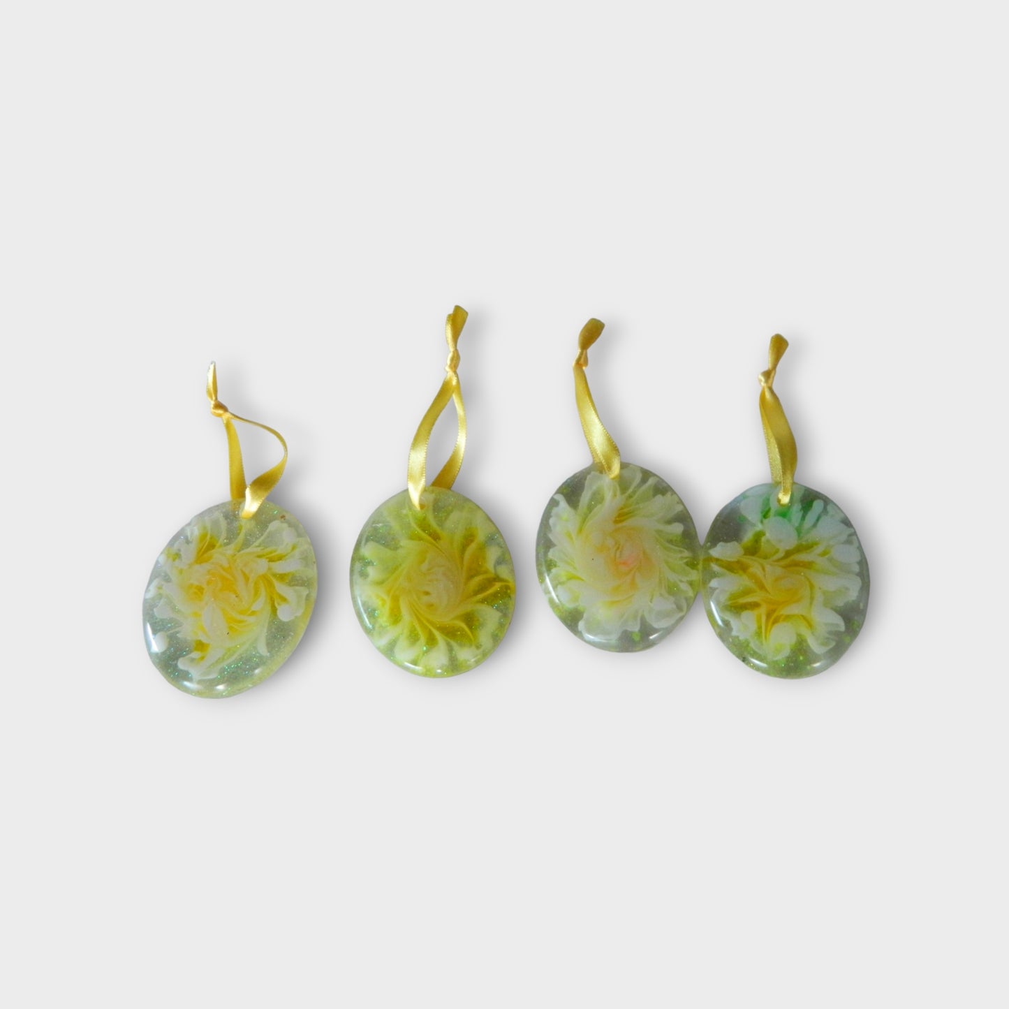 Set of 4 Resin Bloom Christmas Ornaments