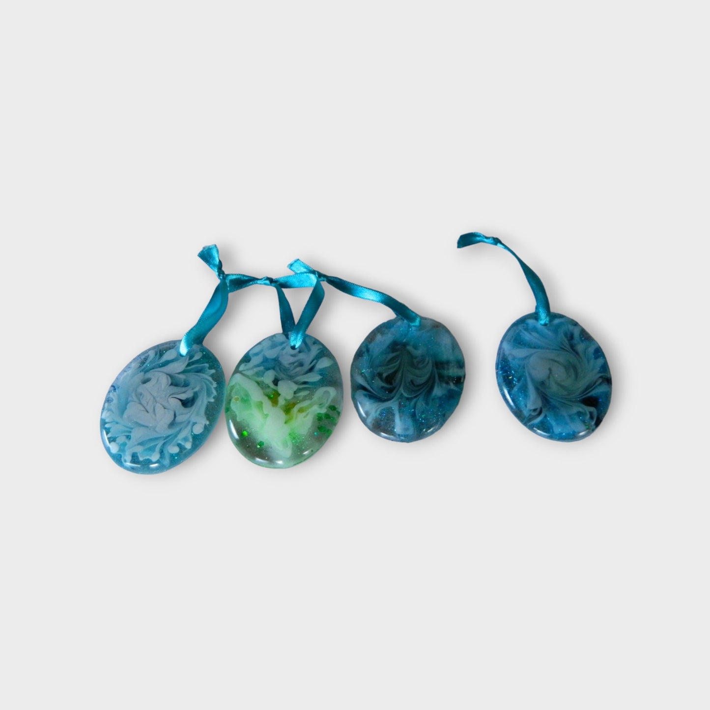 Set of 4 Resin Bloom Christmas Ornaments